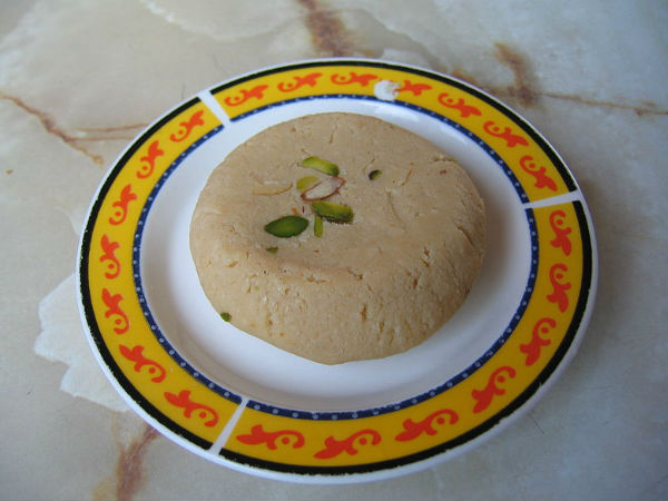 <a href=/recipes/sweets/mathura-ka-peda-001641.html target=