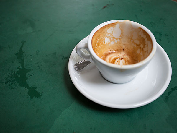 जूठी थाली या बर्तन तुरंत धो लें