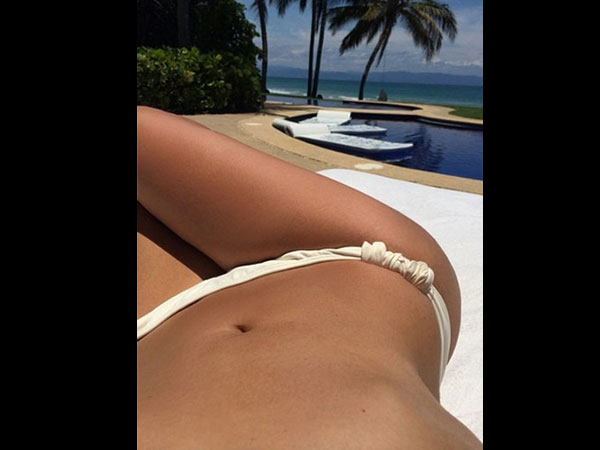 भड़काऊ सेल्‍फी