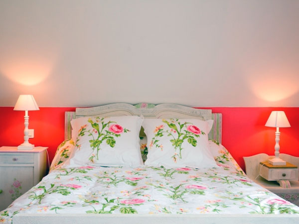 5 Simple Ideas To Design Small Bedroom