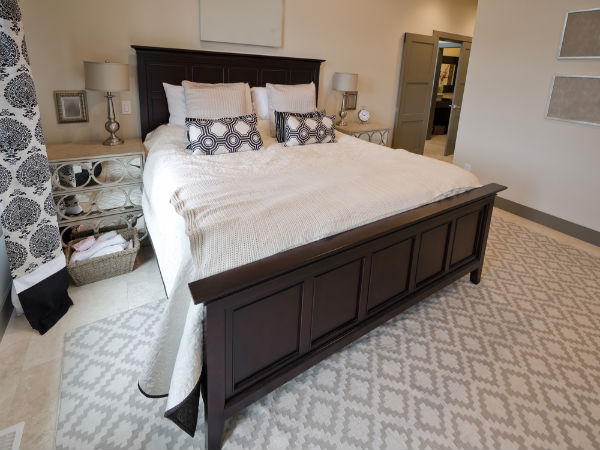 5 Simple Ideas To Design Small Bedroom