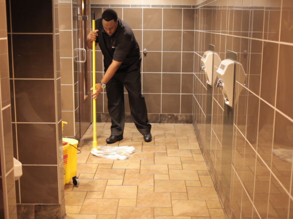 रेस्‍टरूम की फर्श: