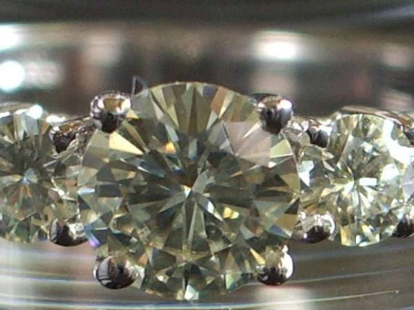 हीरे की पहली खोज 