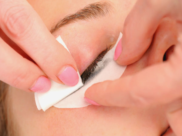 How to Remove Mascara From Eyes 