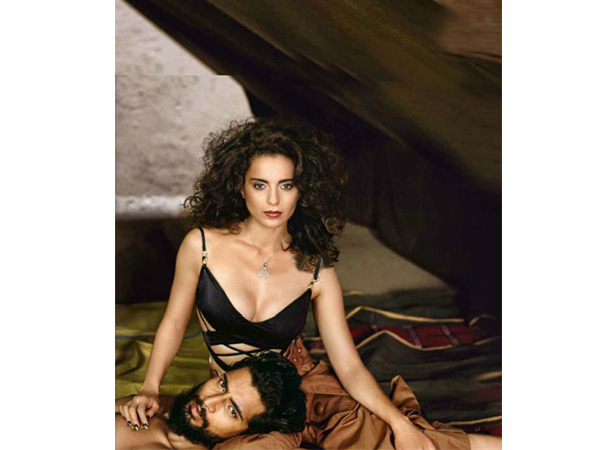 हॉट अदांज मे कंगना 