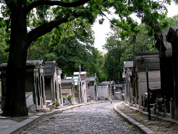 7. पेरे लचासी कब्रिस्तान 