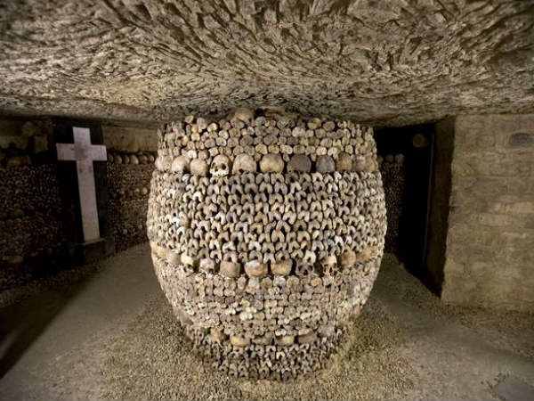6. कैटाकोंब्स, पेरिस, फ्रांस 