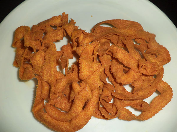  Easy To Make Ribbon Pakoda