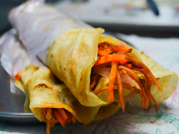 Kolkata Style Egg Roll Recipe 