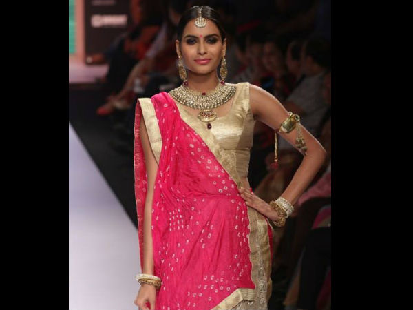  बाजुबंद 