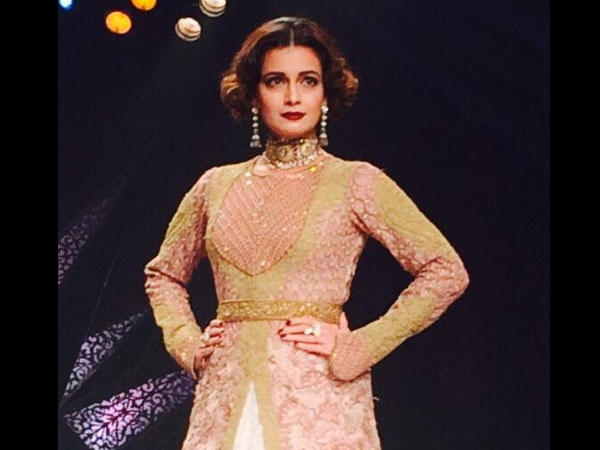  8. बीरधीचंद्र घनश्‍यामदास ज्‍वैलस के लिए उतरी दिया मिर्जा: