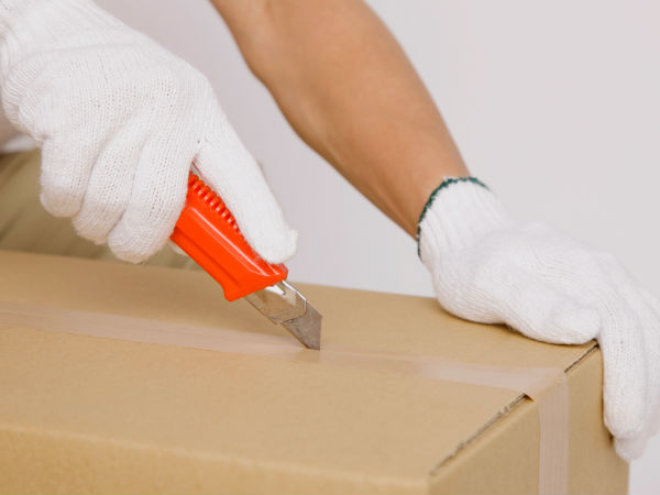 9 बॉक्स कटर व ब्लेड: