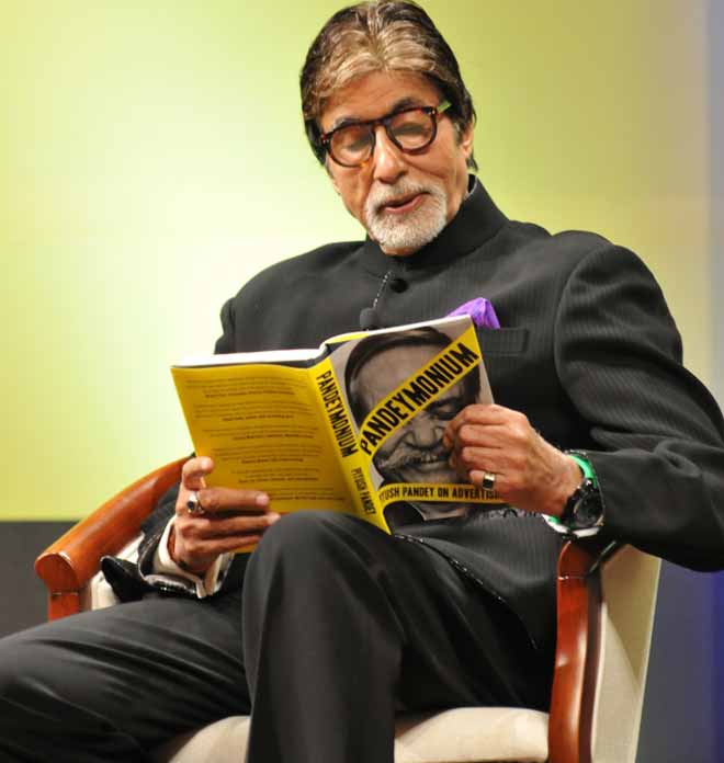  Star Signature Style: Amitabh Bachchan And His Adorning Love For Velvet Coats 2