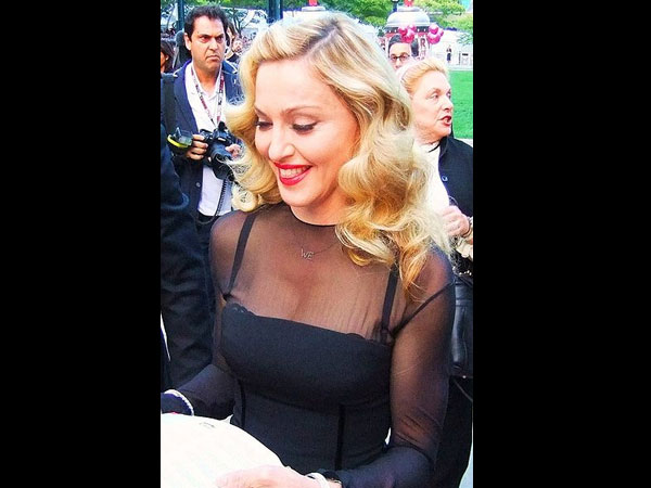 मडोना: इसाई से जुदइज़म