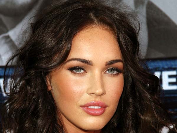 ललाई कम करता है