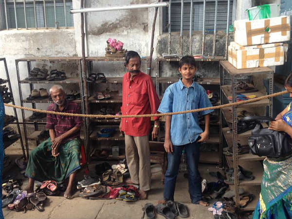 मंदिर से बाहर चप्‍पल उतारने के पीछे कारण