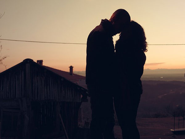 10. बातचीत करें 