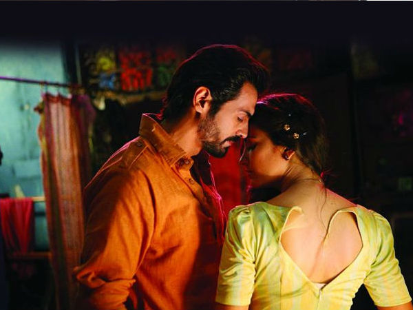 4. फोरप्‍ले... बेडरूम में आने से पहले