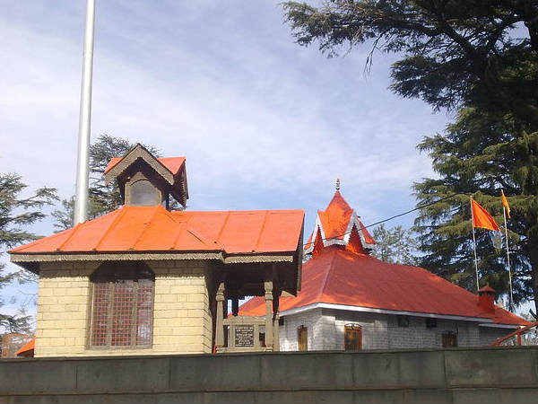  शिमला के जाकू मंदिर में हैं हनुमान के पैरों के निशान 