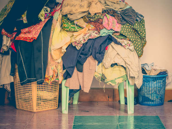 9 बेकार पड़ी चीज़ों को दान करें