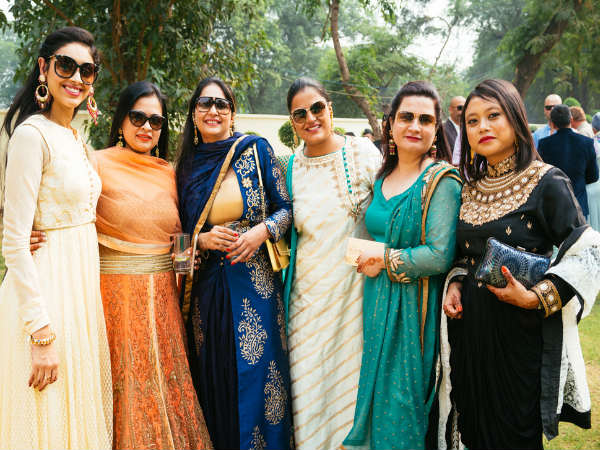 दुल्‍हन और उसकी सहेलियां 