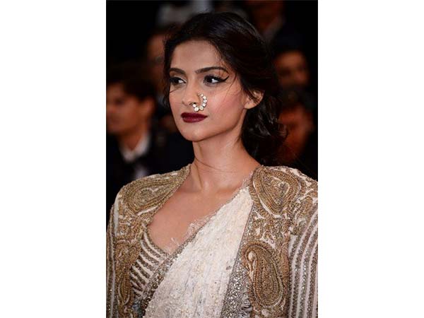 जड़ाऊ नथ 