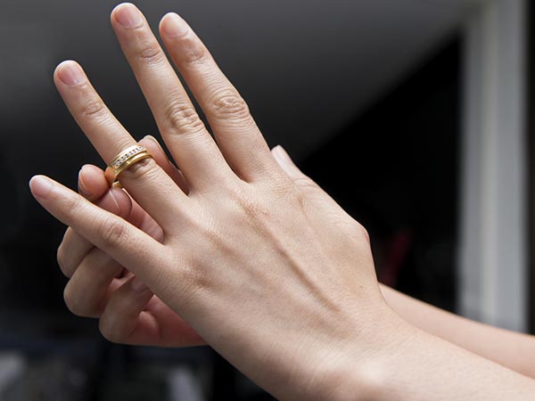  Ever Wondered Why You Wear Wedding Ring On The Four Finger 3 