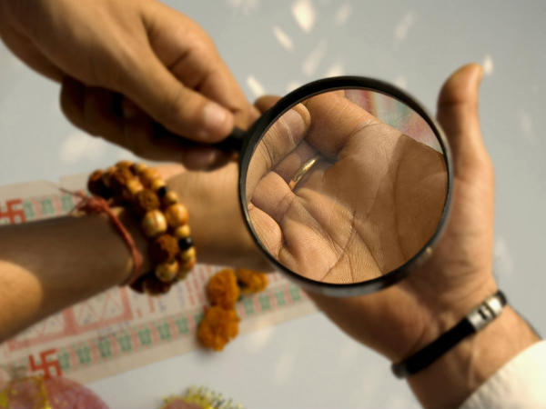 6. ज्योतिष से परामर्श 