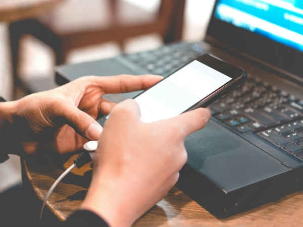 10. इंटरनेट बहुत खतरनाक स्थान है 