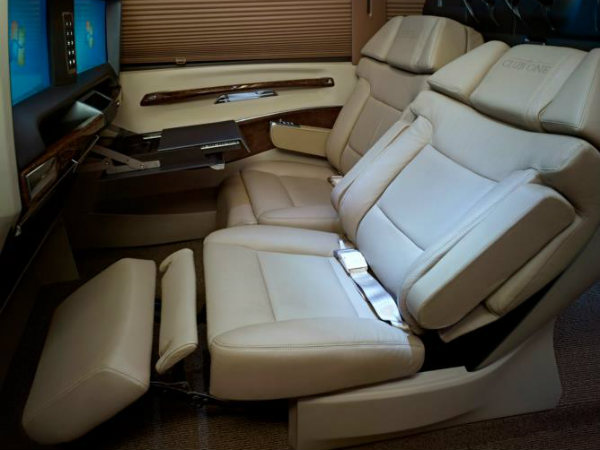 6. पेपर बिछाकर बैठे