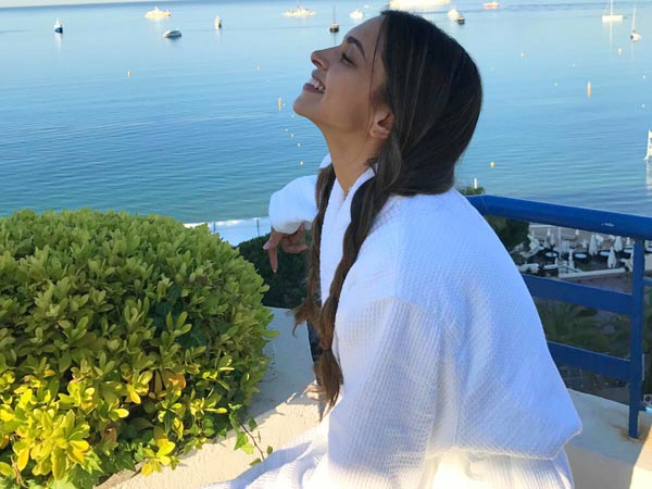  धूप सेंकते हुए 