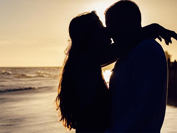 सिर्फ वो ही सोचती है 