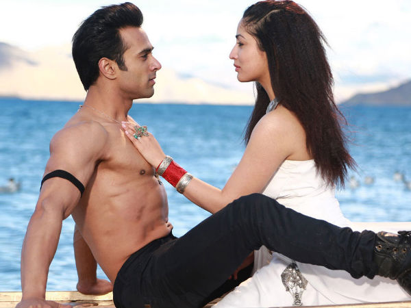 बैडरूम में दें साथ