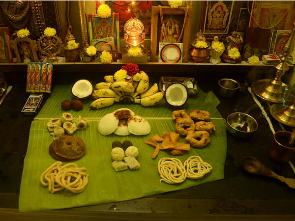  तीनों लोकों के देवता पहुंचे कुबेर के घर 