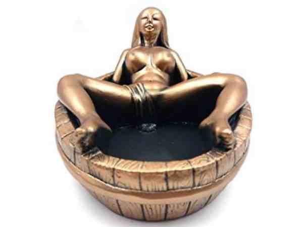 सोशल मीडिया में खुलकर विरोध 