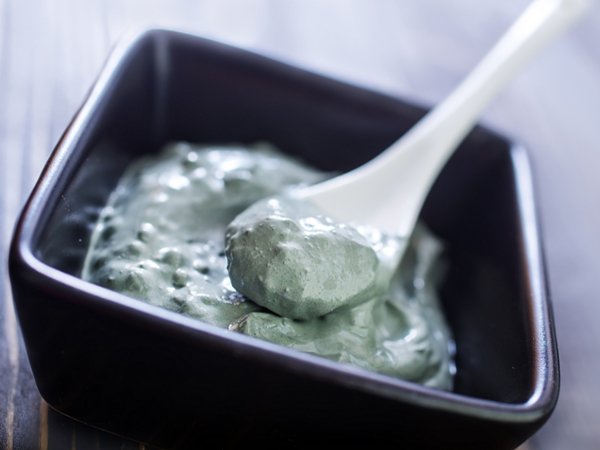  1. मुल्तानी मिट्टी पैक 