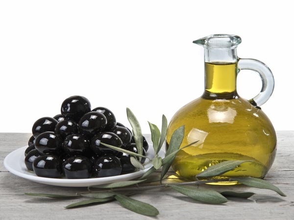 1-अंगूर और ऑलिव ऑयल से बना फेसपैक