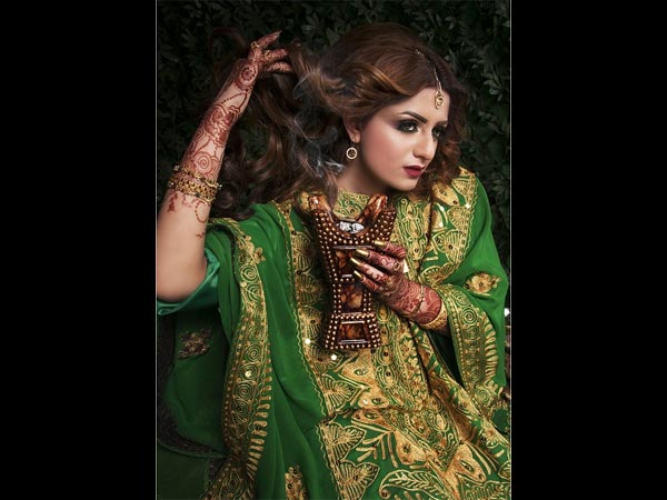 अपने बाल को भी प्यार दें