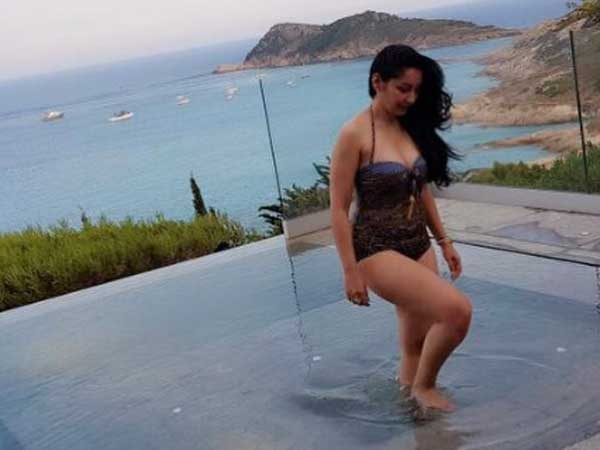 सेक्‍सी वाटर लुक 