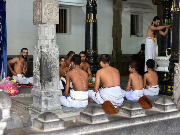 पास हो कोई ब्राह्मण - 