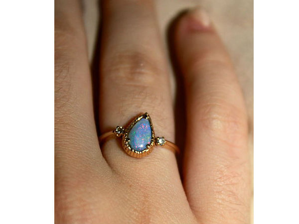 7. तुला : ओपल