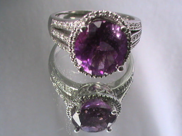 11. कुंभ : एमेथिस्ट