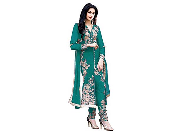 2. ज्यादा टाइट ना हो सूट