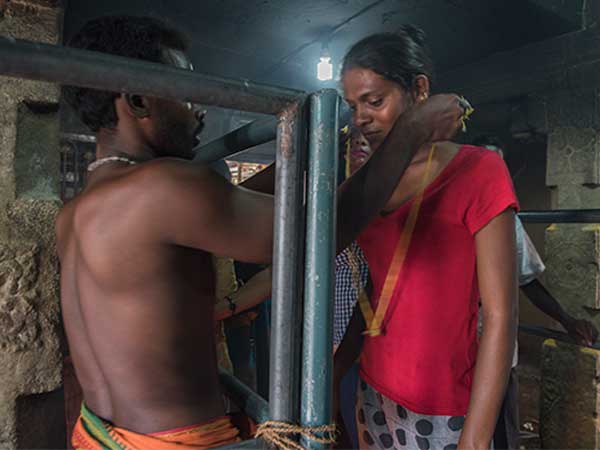 एक दिन के लिए करते है किन्‍नर इरावन से शादी 