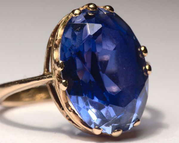 कितने कैरेट का नीलम पहनें 