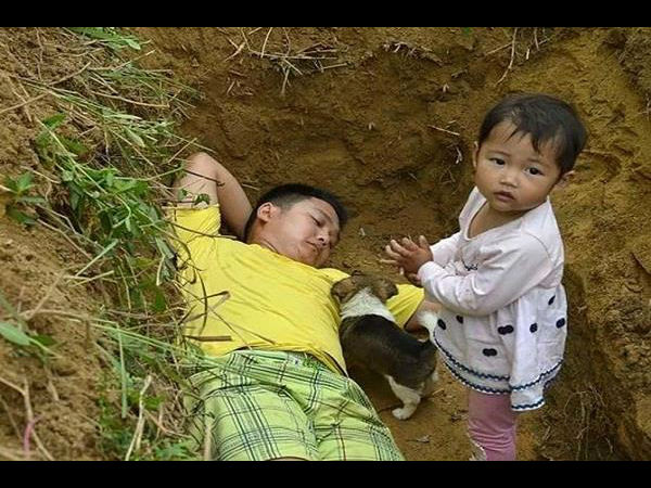 कब्र से परिचित करवाना चाहता है 