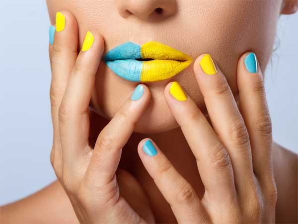 6. दो लिप कलर