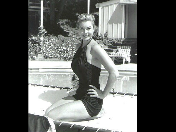 बिकनी की बदौलत तैराक से एक्‍ट्रेस बनी 