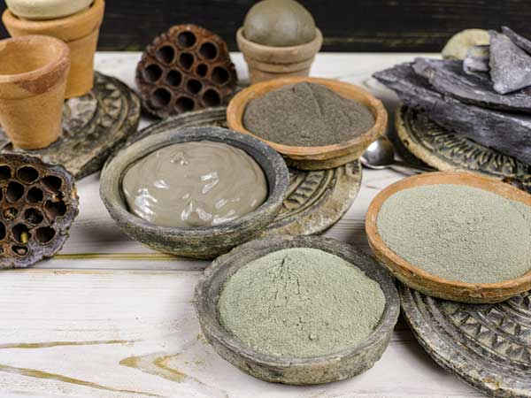 मुल्तानी मिट्टी के साथ गुलाब जल का फेस मास्‍क