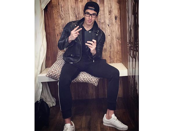 इंस्टाग्राम पर 160 हजार फ़ॉलोअर्स हैं 